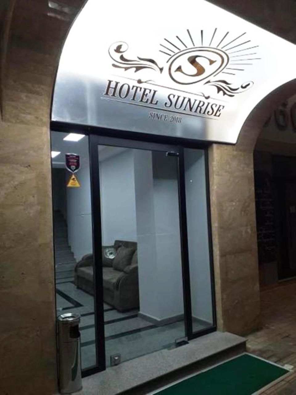 Sunrise Hotel Batoemi Buitenkant foto
